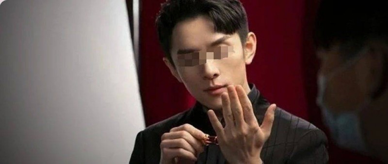 地域歧視、新年賣壽衣，李佳琦「懶」得再裝了