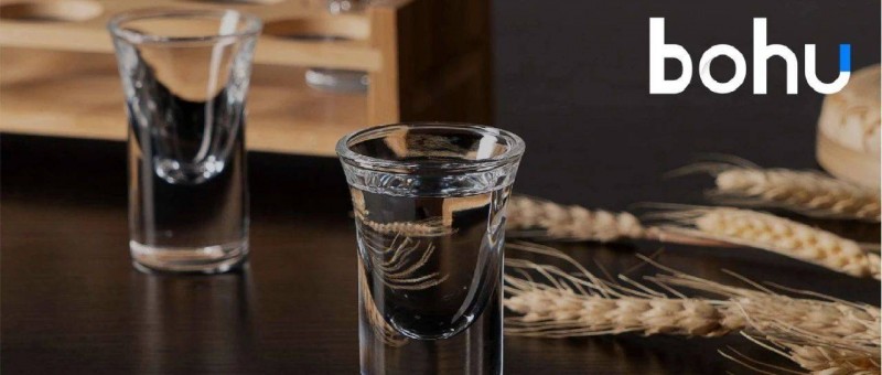 白酒的2023 茅臺供不應求，中小酒企加速出局