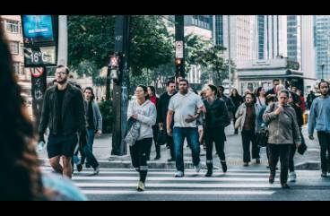 年賺1萬(wàn)和年賺3億的自媒體人，是如何拉開(kāi)差距的？