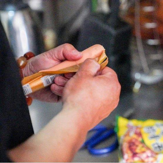 質(zhì)量塌房的淀粉腸換個(gè)馬甲又能火？