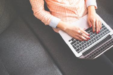 怎么關(guān)注蝦皮店鋪主播？可以給主播送禮物嗎？