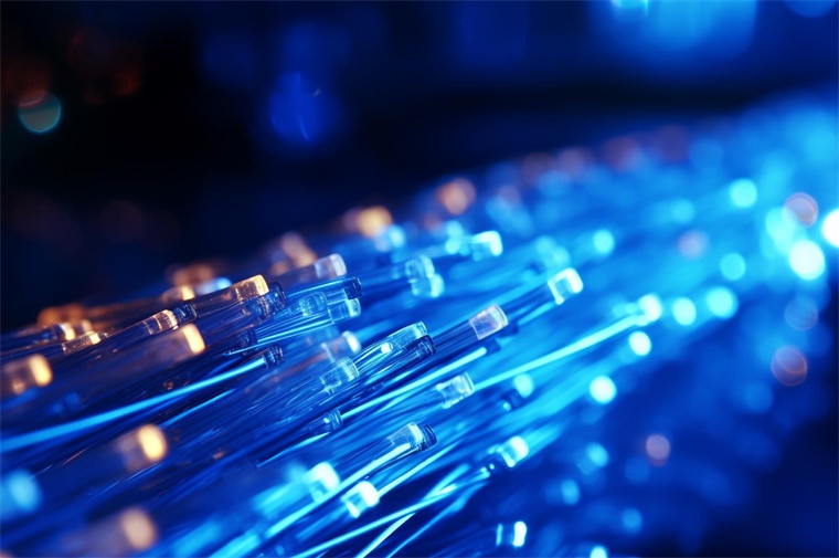 研究人員開發(fā)出全光通信網(wǎng)絡(luò) 使用四種光譜，實(shí)現(xiàn)海陸空的無縫連接