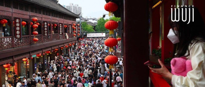 報(bào)復(fù)性消費(fèi)走了，情緒價(jià)值消費(fèi)來了