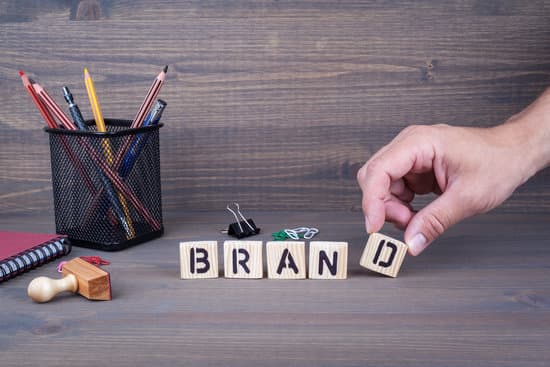 品牌市場(chǎng)營(yíng)銷分析(商情洞察與品牌營(yíng)銷 運(yùn)用品牌傳播分析提升市場(chǎng)競(jìng)爭(zhēng)力)