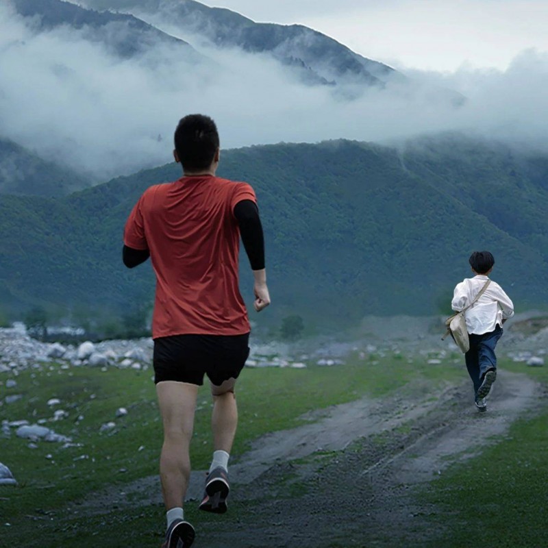 老生常談的「熱愛」，被紅旗拍出了新滋味