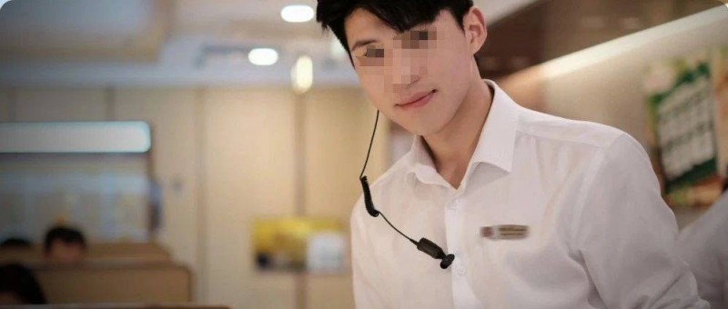 海底撈奶狗男模舔屏，比椰樹椰汁還野！