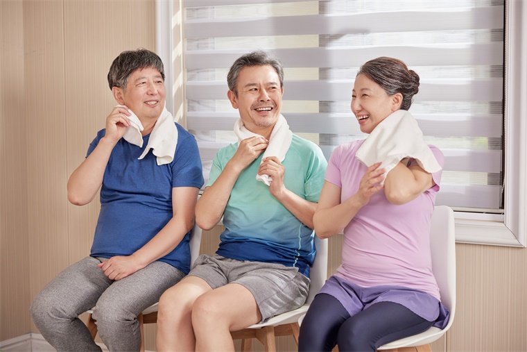 專家稱要支持60至70歲老年人再就業(yè)需求！60-70歲還是青年老年人，允許個人自愿選擇退休年齡