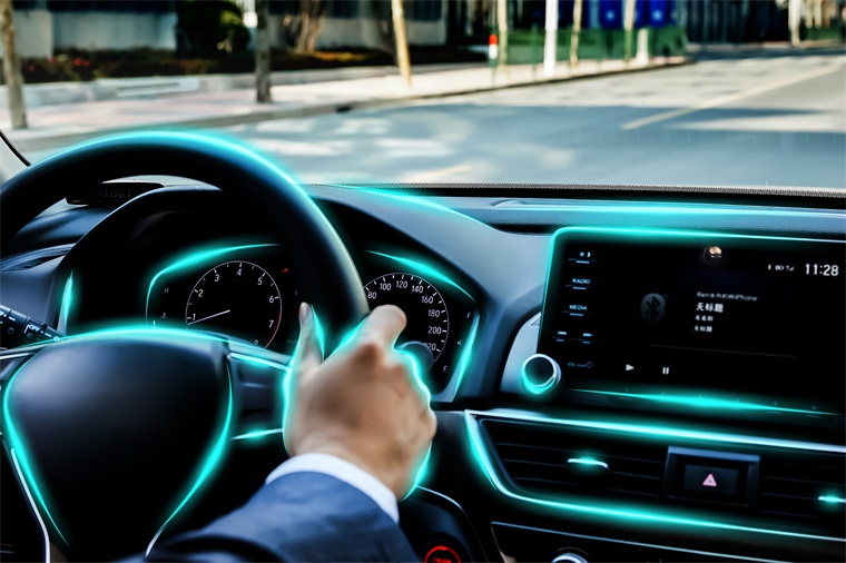 余承東承認(rèn)卷不動(dòng)了！真搞不懂為何有些車企虧10幾萬(wàn)賣車，勸告用戶有些便宜貪不得