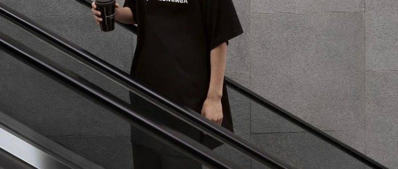 巴黎世家聯(lián)名互聯(lián)網(wǎng)巨頭，巴味變班味笑爆了！