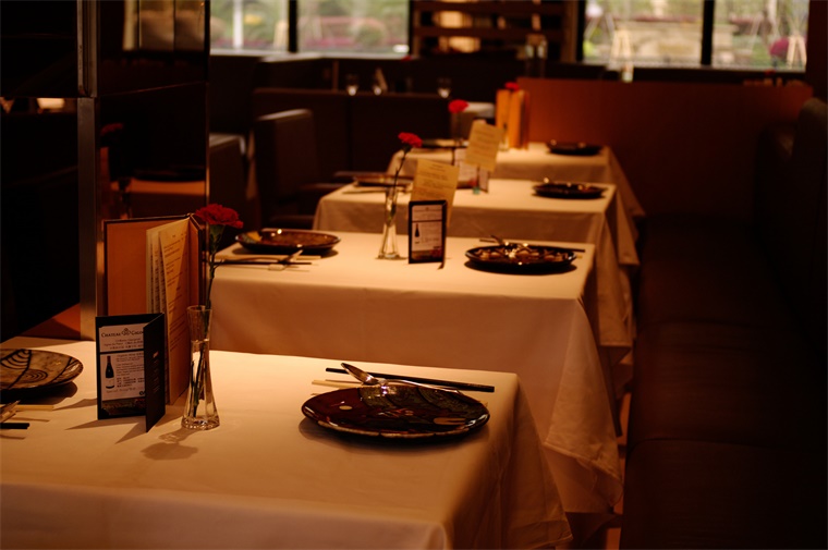 消費者更愛性價比！北京、上海餐飲收入出現(xiàn)負增長！一線城市餐飲卷不動了？