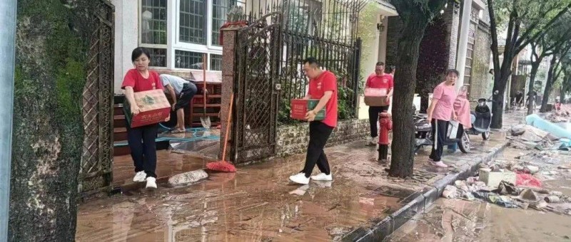 農(nóng)夫山泉，不做網(wǎng)紅做長紅