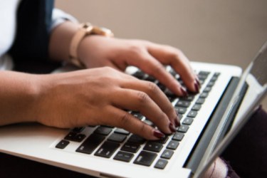 抖音私密賬號能發(fā)私信嗎？私密賬號發(fā)消息顯示什么？