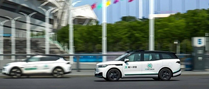 無人駕駛出租車，迎來ChatGPT時刻