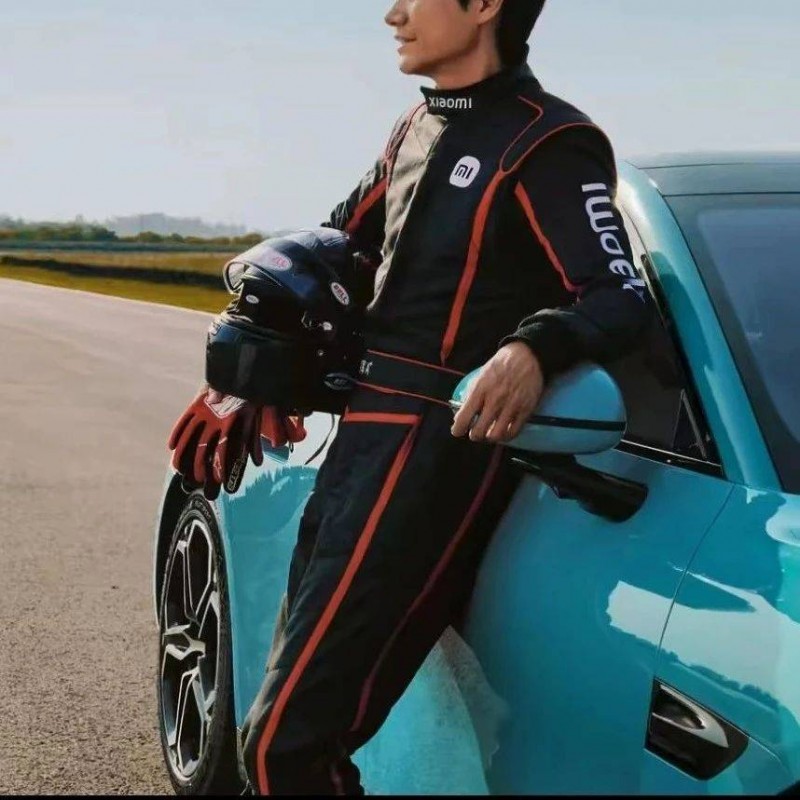 雷軍正式帶貨，千億總裁硬剛小楊哥！