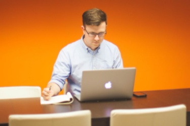 淘寶村民收入多少才能開店？在農(nóng)村開個(gè)網(wǎng)店怎么開？