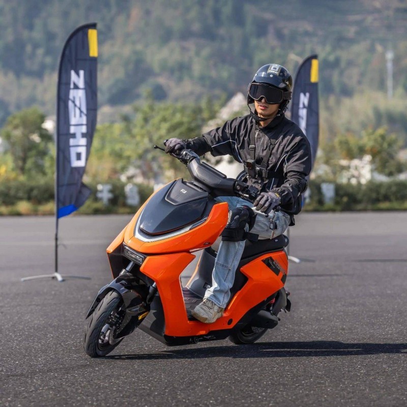 小電驢界的頭部網(wǎng)紅極核，跑進3.5億人出行賽道