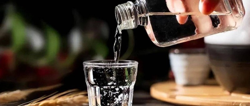 白酒經(jīng)銷(xiāo)商庫(kù)存，撐起酒企的天