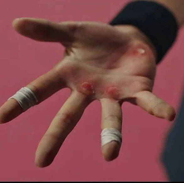 Nike蛇年廣告，狠狠狠疼！