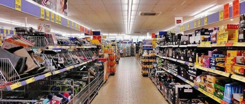 福建百億連鎖超市4年虧損94億，當(dāng)胖東來學(xué)徒能自救？