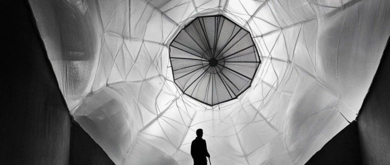 一年過去了，AI 創(chuàng)作工具依然難用，但有機(jī)會