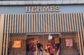 靠代理年賺18億元，穎通控股沖擊國(guó)內(nèi)香水第一股