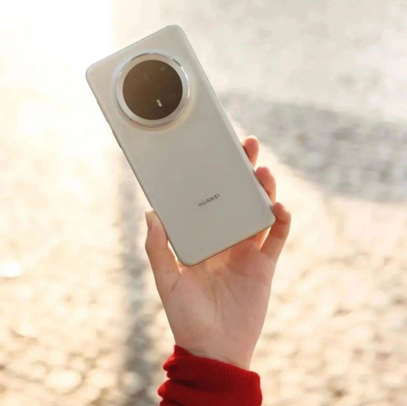 機圈年度大戰(zhàn)！華為缺貨、小米登頂