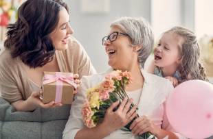 情感共鳴+海外網(wǎng)紅營(yíng)銷 跨境電商如何講好母親節(jié)故事？