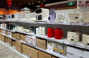 九陽(yáng)連跌4年，美的硬蹭AI，小家電被拋棄了？