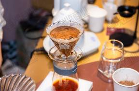 咖啡，4月開(kāi)店1220家