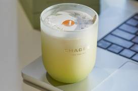 上市54天，網(wǎng)紅霸王茶姬去掉濾鏡和美顏