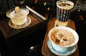 茶百道賣咖啡，蜜雪全球總部旗艦店日均營收48萬