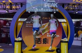 掉隊(duì)的匹克，拿員工開刀？